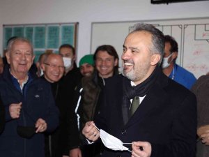 Başkan Alinur Aktaş, Bursaspor’un Soyunma Odasına İndi