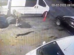 Esenyurt’ta Sanayiden Hurda Çalan Hırsızlar Kamerada