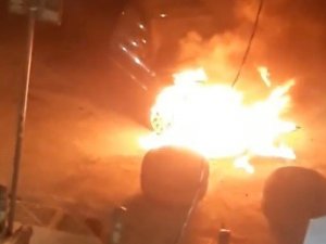Küçükçekmece’de Seyir Halindeki Araç Bir Anda Alev Aldı