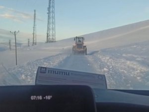 25 Kilometrelik Yolu 5 Saatte Aşıp Hastaya Ulaştılar