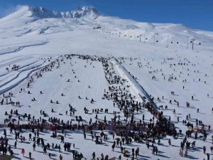 Erciyes Sömestirde 350 Bin Misafir Ağırladı