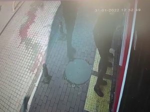 Kendilerini Banka Görevlisi Olarak Tanıttılar, 125 Bin Dolandırdılar