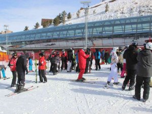 Palandöken Sömestir’de 400 Bin Kişiyi Ağırladı