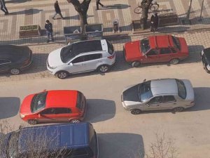 Bursa’da Yolu Kapatıp Çiftetelli Oynadılar