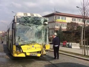 Başakşehir’de 2 İ̇ett Otobüsü Kafa Kafaya Çarpıştı: 6 Yaralı