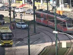 Gaziantep’te Çocukların Tramvayla Tehlikeli Yolculuğu Kamerada