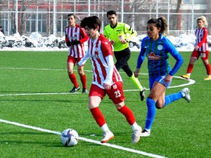 Turkcell Kadın Futbol Süper Ligi: Sivasspor: 1 - Çaykur Rizespor: 1