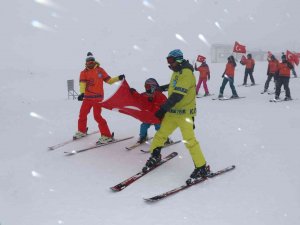 Keltepe Kayak Merkezi Tatilin Son Gününde Ziyaretçi Akınına Uğradı