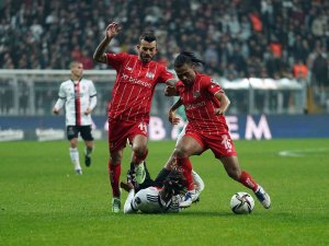 Spor Toto Süper Lig: Beşiktaş: 0 - Antalyaspor: 0 (Maç Devam Ediyor)