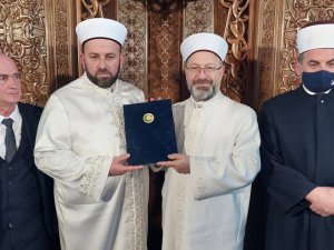 Diyanet İ̇şleri Başkanı Erbaş, Karadağ İ̇slam Birliği Başkanı Rıfat Feyziç’e Menşur Verdi