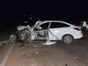 Şanlıurfa’da Yolcu Minibüsü İle Otomobil Kafa Kafaya Çarpıştı: 13 Yaralı