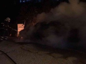 Uzunköprü’de Park Halindeki Araç Alev Alev Yandı