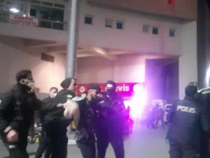 Alkollü Şahıslar Hastanede Kavga Çıkardı: 2 Gözaltı