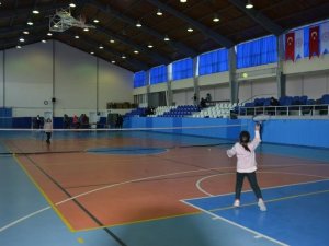 Gediz’de Şehit Cavit Kaçmaz Kort Tenisi Turnuvası Final Maçlarıyla Sona Erdi