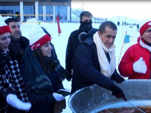 Türkücü Aydın Aydın, Kar Suyu İle Enerji İçeceğini Tanıttı