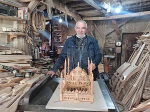 Sultanahmet Camii’nin Ahşap Maketini Yaptı