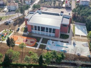 Büyükşehir’den Karamürsel’e Sentetik Buz Pisti