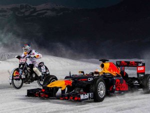 Formula 1’in Yeni ‘1 Numarası’ Verstappen Bu Kez Buz Pistine Çıktı