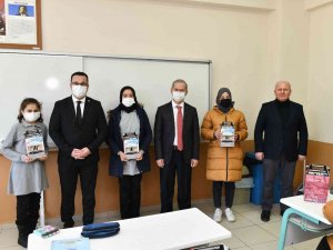 Başkan Kanar’dan Ders Başı Yapan Öğrencilere Sürpriz