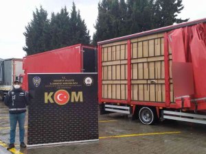 Tem Otoyolunda 14 Milyon 510 Bin Boş Makaron Ele Geçirildi: 3 Gözaltı