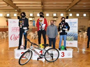 Satranç Sporcuları Çiğli’de Kıyasıya Yarıştı