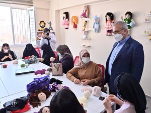 Vali Karaloğlu, “Di̇smek’i Bir Halk Üniversitesi Olarak Planlıyoruz”