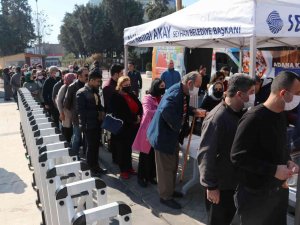 Adana’da Mantı Kuyruğu