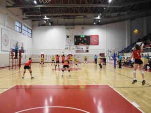 İ̇şitme Engelliler Kadınlar Voleybol Şampiyonası Karabük’te Başladı