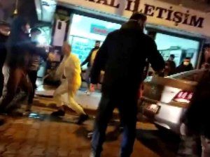 Maltepe’de Yol Verme Kavgası: İ̇ett Otobüsünü Yumruklayarak Tehditler Savurdu