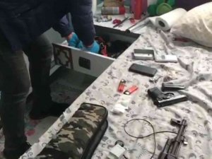 Hatay’da Uyuşturucu Aranan Evden Cephanelik Çıktı