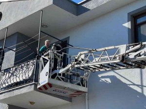 Lojman Binasında Yangın Çıktı, Ekipler Vatandaşları Kurtarmak İçin Seferber Oldu