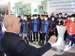 Büyükçekmece Belediyespor U16 Ve U18 Takımları İlçenin Gururu Oldu