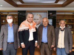 Başkan Uysal, Covid-19 Karantinasının Ardından Görevine Döndü