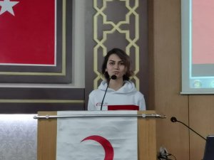 Tıp Fakültesi Öğrencisi Hem Kendine, Hem De Yaşlı Kadına Hayat Oldu