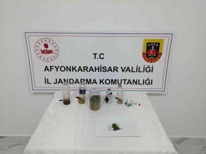 Köy Odasına Uyuşturucu Baskını: 4 Gözaltı