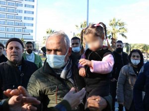 6 Çocukla Parka Giden Aile 2,5 Yaşındaki Kız Çocuğunu Kaybetti