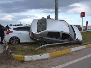 Çanakkale’de Trafik Kazası: 1 Ölü, 1 Yaralı
