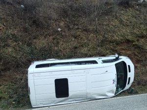 Giresun’da Öğrenci Servisi Devrildi: 3’ü Öğrenci 4 Yaralı