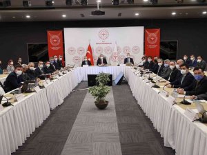 Bakan Koca: “İ̇stanbul’da Yoğun Bakımda Tedavi Edilen Hastalarımızın Yüzde 90’ı 60 Yaş Üzeridir”