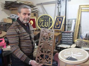 Ahşabı Dantel Gibi İşliyor