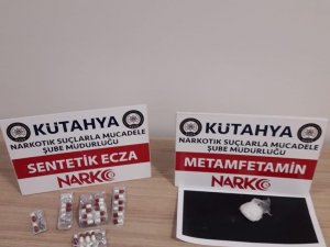 Kütahya’da Yakalanan 2 Kişinin Üzerinden Uyuşturucu Çıktı