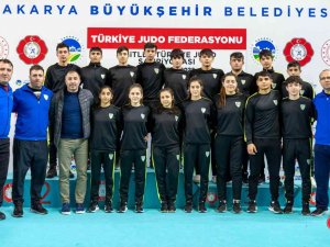 Manisalı Judocular Sakarya’da Madalyaları Topladı