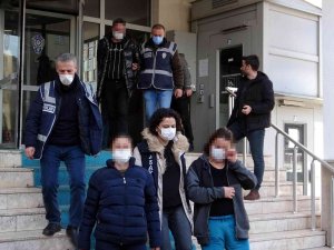 Polise Yakalanmamak İçin Kanepe İle Duvar Arasına Saklandı