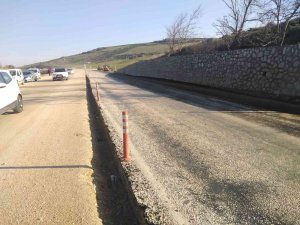 Erdek-bandırma Karayolu Onarılıyor
