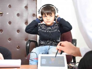 Genç’te İlkokul Öğrencileri İşitme Testinden Geçirildi
