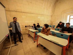 Tarihi Hatuniye Medresesi Gençlerin Eğitim Yuvası Oldu