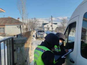 Bingöl’de Jandarma Okul Servislerini Denetledi
