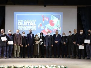 Eğitimi Tamamlayan Basın Mensupları Sertifikalarını Aldı