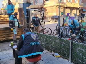 Kayseri’de Hırsızlık Operasyonu: 20 Kamyonet Çalıntı Malzeme Ele Geçirildi