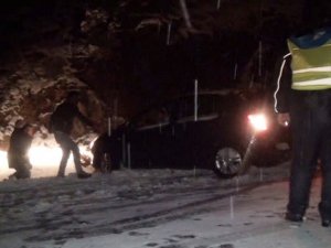 Antalya-konya Karayolu Kar Nedeniyle Tırların Geçişine Kapatıldı